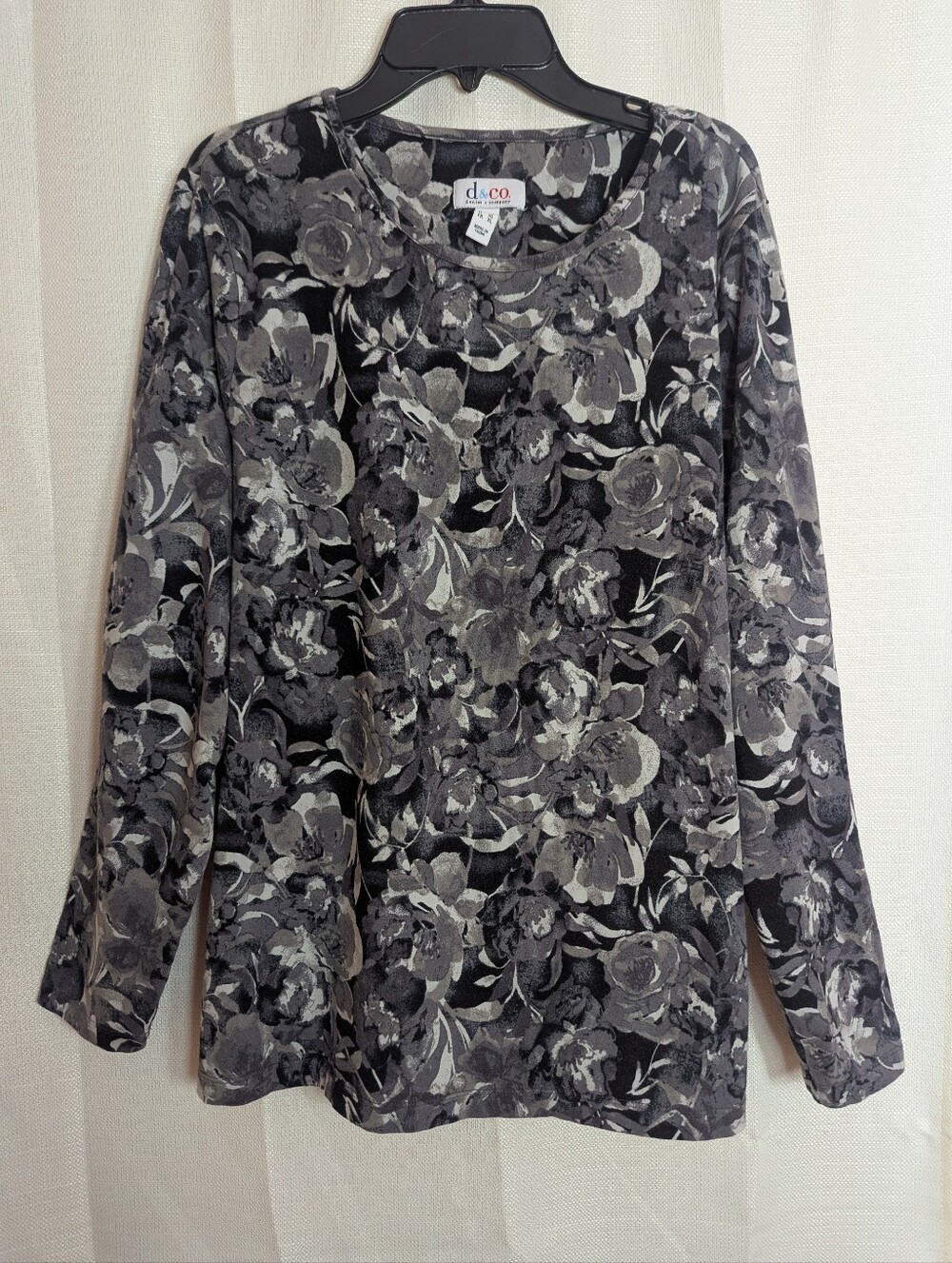 Floral Crewneck Long Sleeve Top - Black & Gray